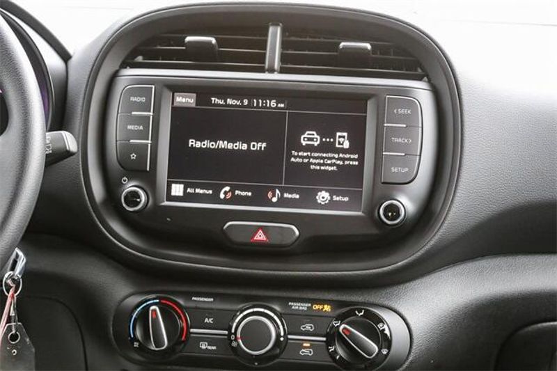 New 2025 Kia Soul LXImage 6