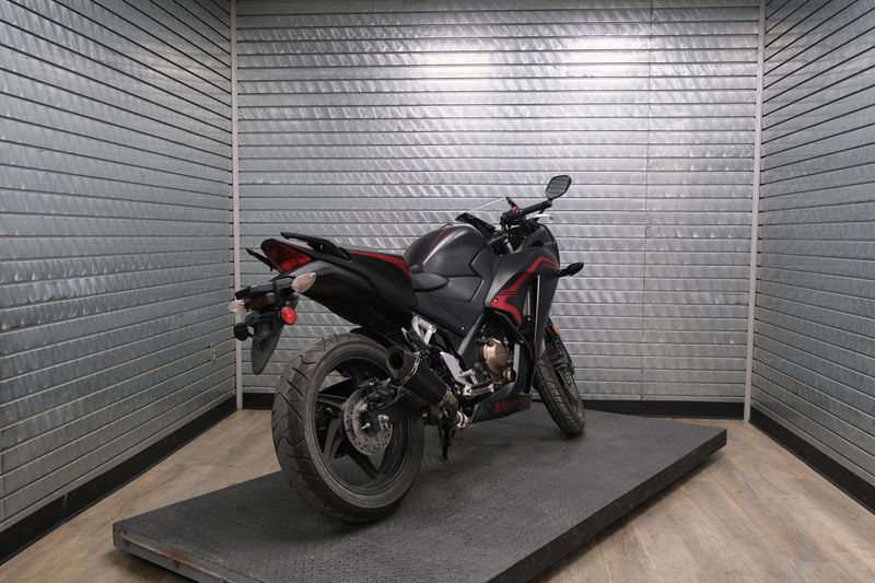 USED 2022 HONDA CBR300RA ABS Image 3