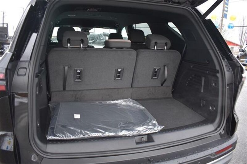 2025 Chevrolet Traverse LTImage 17