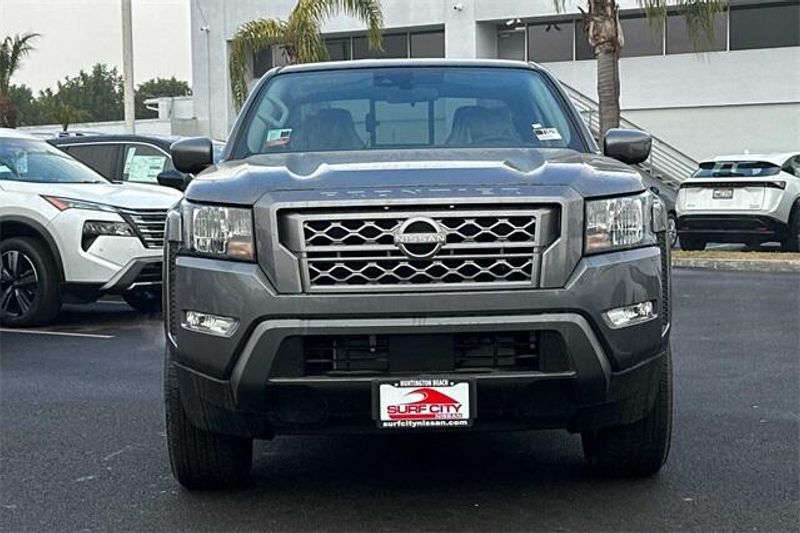 2024 Nissan Frontier SVImage 6