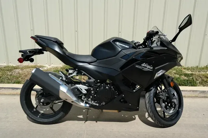 NEW 2026 KAWASAKI NINJA 500 Image 2
