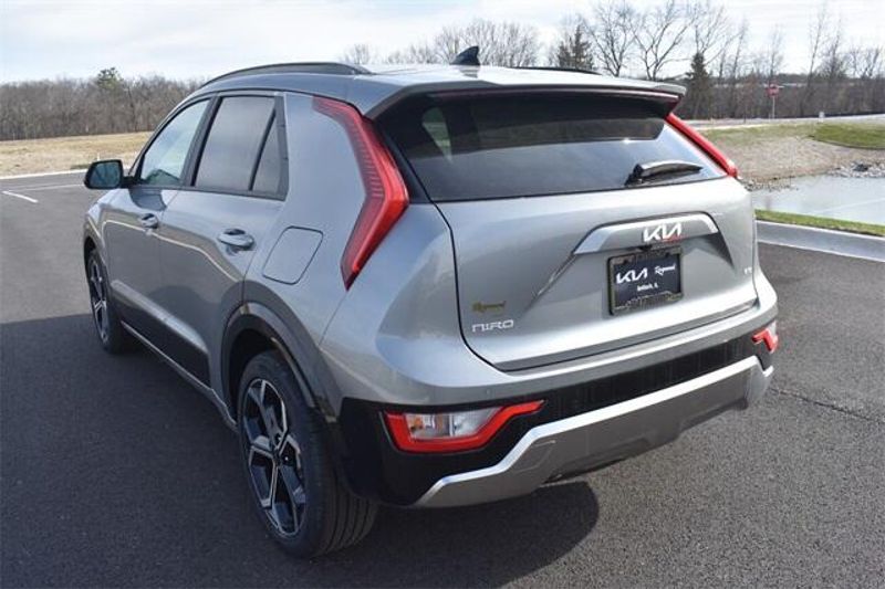 New 2025 Kia Niro EX TouringImage 5