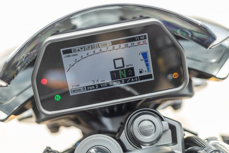 2025 Yamaha MT10 SP LIQUID METAL AND RAVEN Image 6