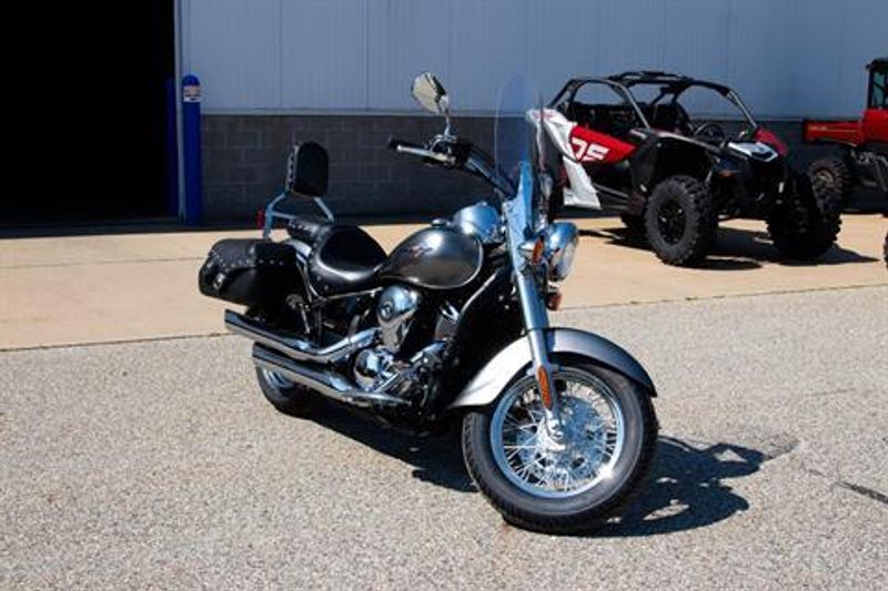 2025 Kawasaki VULCAN 900 CLASSIC LT METALLIC GRAPHITE GRAY AND METALLIC CARBON GRAY Image 1