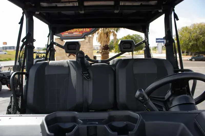 NEW 2026 CAN-AM DEFENDER MAX XT HD11 WITH 1025 INCH TOUCHSCREEN Image 16