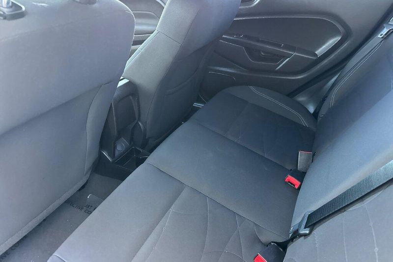 Used 2019 Ford Fiesta SEImage 11