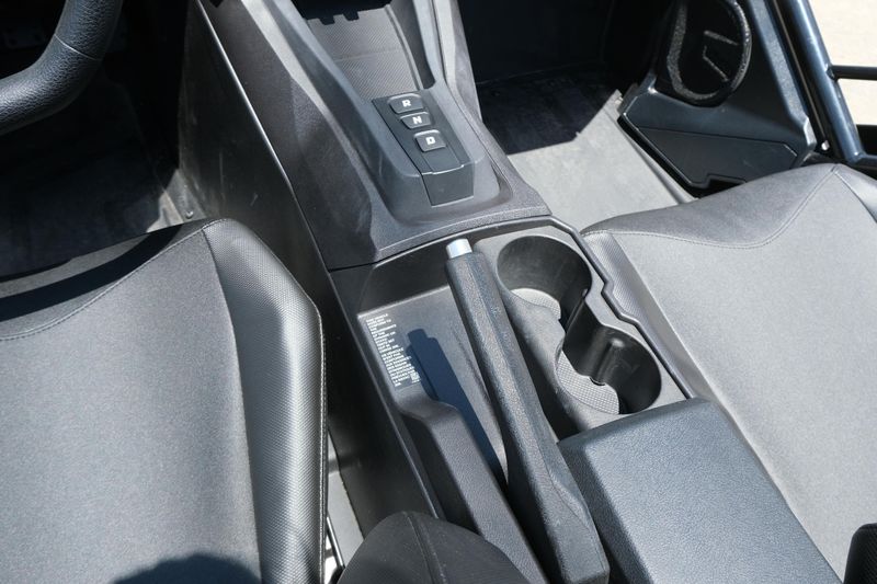 USED 2026 POLARIS SLINGSHOT S AUTODRIVE Image 17