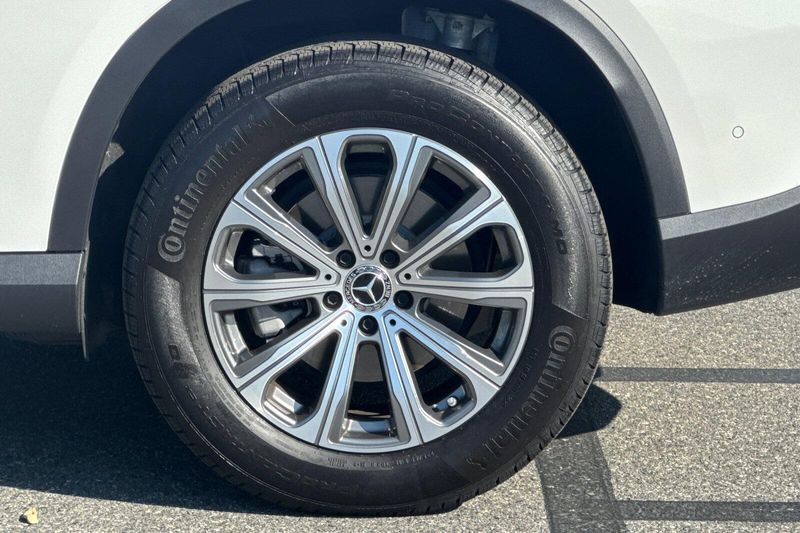 Used 2026 Mercedes-Benz GLC 300Image 33