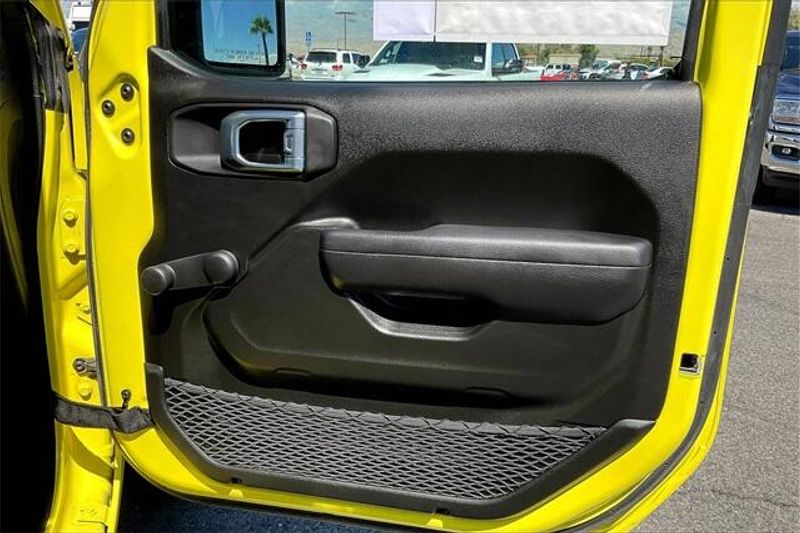 2024 Jeep Gladiator Sport photo 20