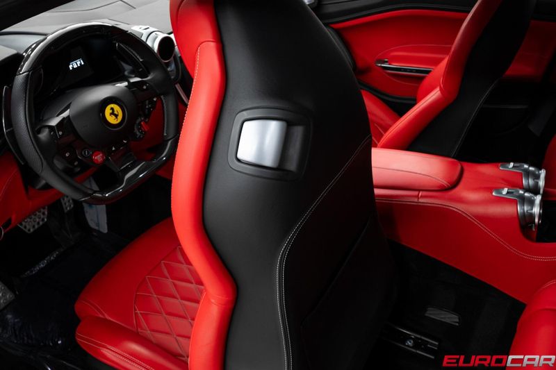 2020 Ferrari GTC4Lusso V12 *PASSENGER DISPLAY * CARBON STEERING WHEEL*Image 40