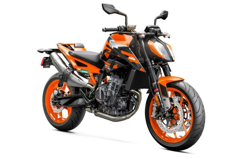 2022 KTM Duke in a Orange exterior color. New England Powersports 978 338-8990 pixelmotiondemo.com 