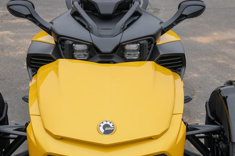 NEW 2026 CAN-AM SPYDER F3S Image 8
