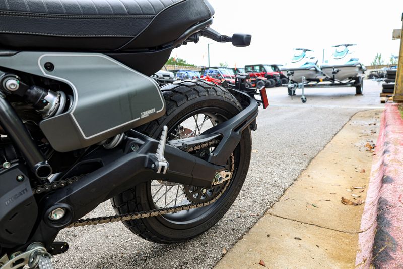 USED 2021 DUCATI SCRAMBLER 1100 Image 12