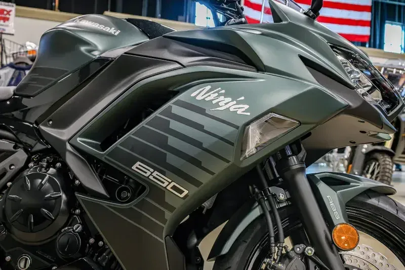 2025 Kawasaki NINJA 650 BASEImage 6