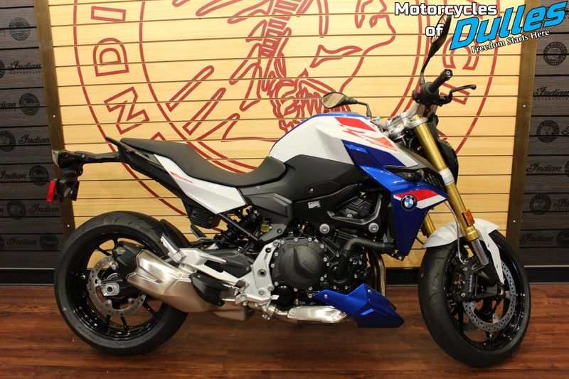 2024 BMW F 900 R Image 2