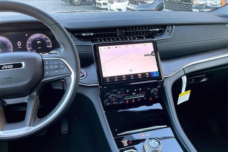 New 2025 Jeep Grand Cherokee Limited 4x4Image 5