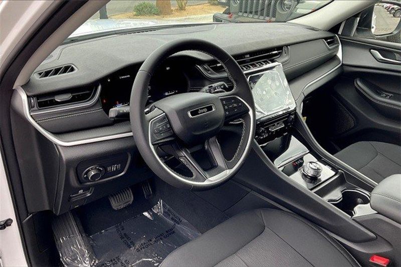 2023 Jeep Grand Cherokee Laredo 4x4Image 6