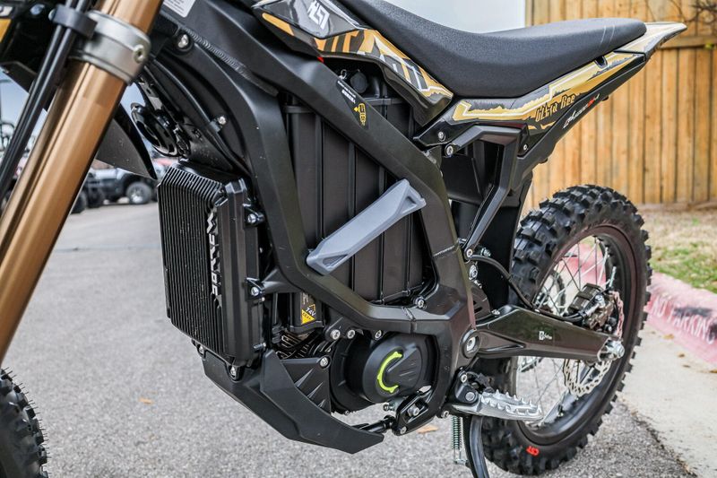 2025 SURRON ULTRA BEE BLACK Image 19