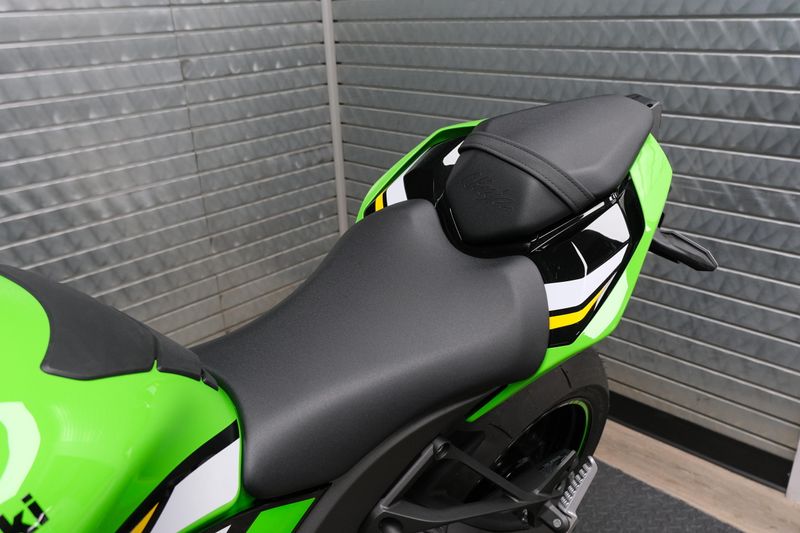 NEW 2025 KAWASAKI NINJA ZX10R KRT EDITION Image 18