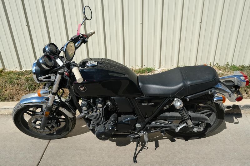 USED 2014 HONDA CB1100 Image 6