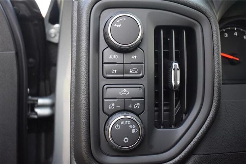 New 2025 Chevrolet Silverado 1500 CustomImage 24