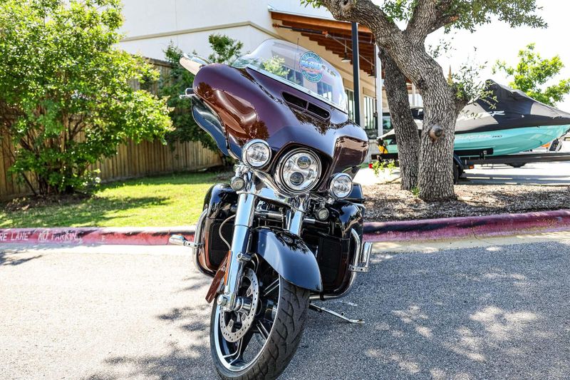 2019 HARLEY LIMITED ELECTRIC GLIDE CVO LIMITED  ROOT BEER Image 6