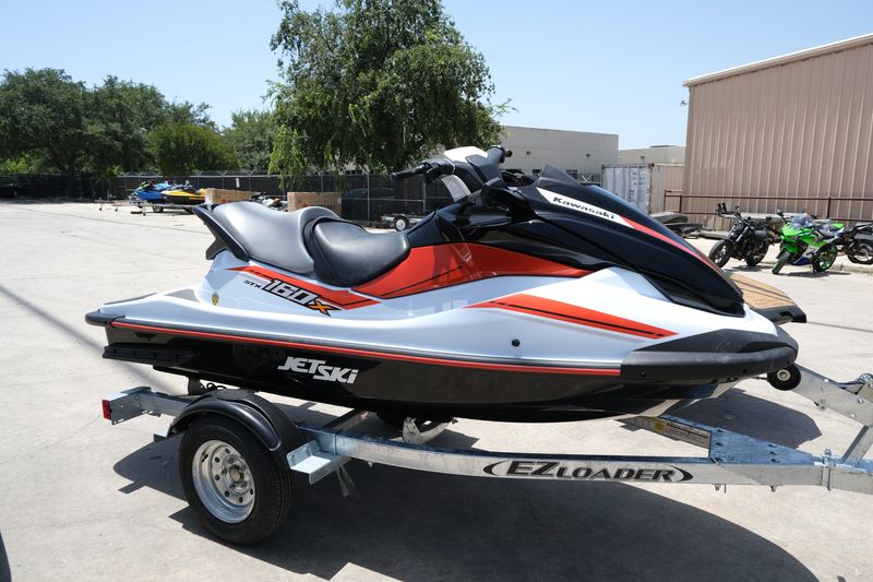 2024 Kawasaki JET SKI STX 160X CRYSTAL WHITE AND EBONY Image 5