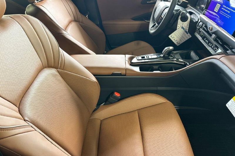 New 2026 Toyota Crown Signia XLEImage 17