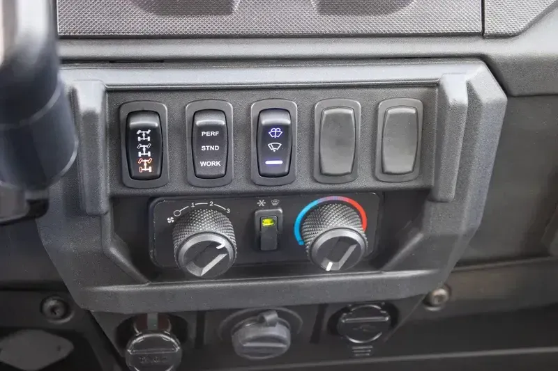 NEW 2026 POLARIS RANGER CREW XP 1000 NORTHSTAR EDITION PREMIUM Image 18