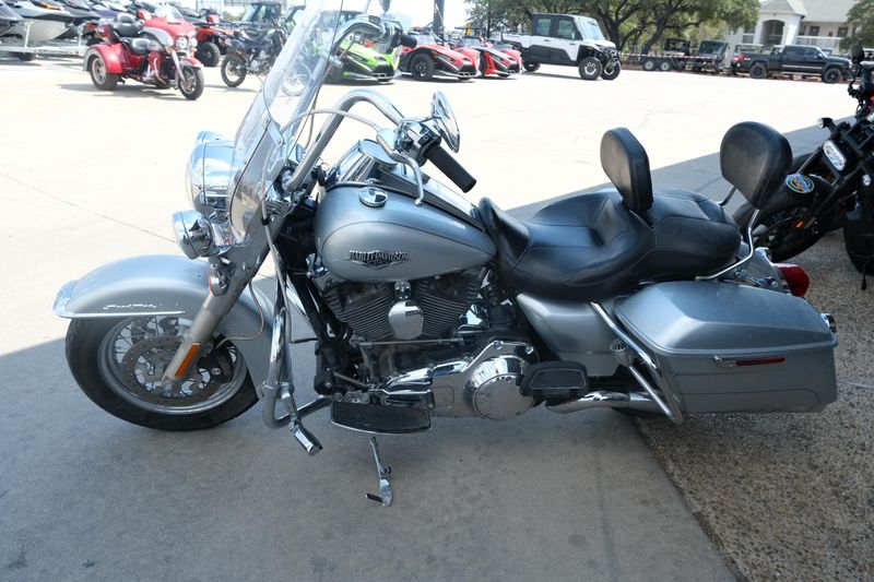 USED 2014 HARLEY ROAD KING Image 8