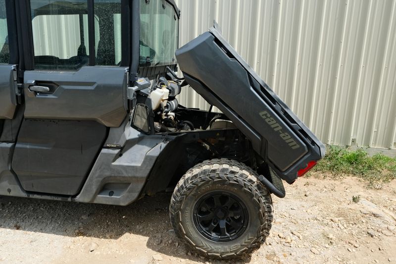 Used 2022 Can-Am DEFENDER LIMITED CAB HD10 GRAY Image 4