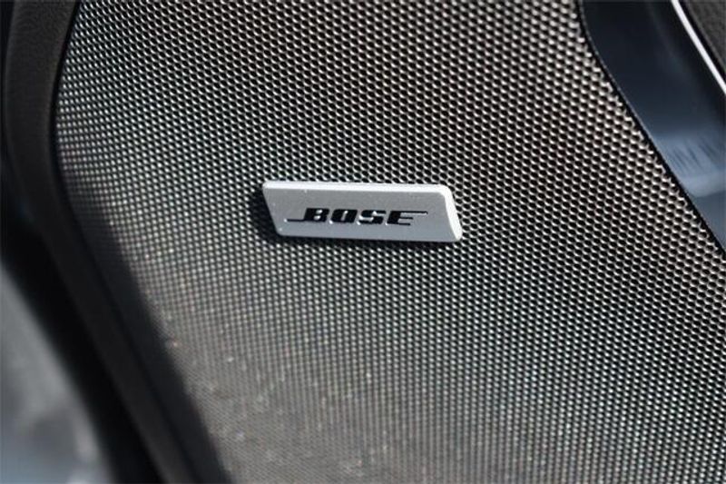 New 2025 Chevrolet Suburban PremierImage 14