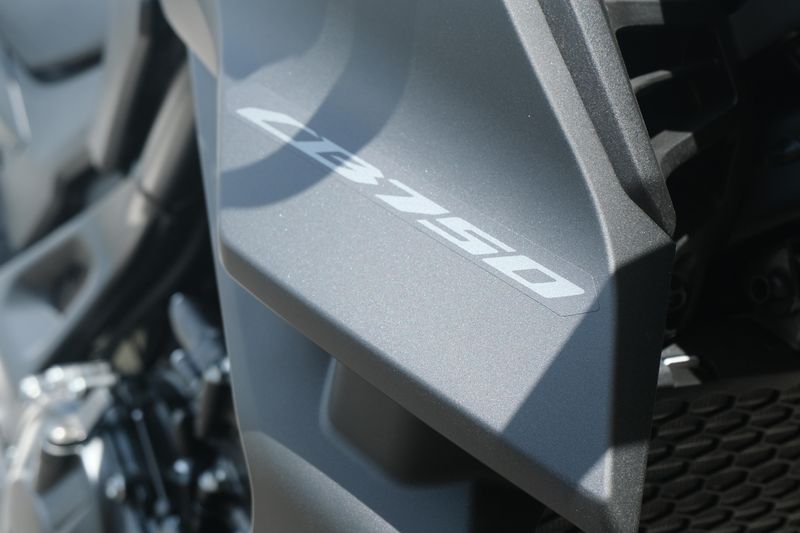 2025 Honda CB750 HORNET MATTE BLACK METALLIC Image 22