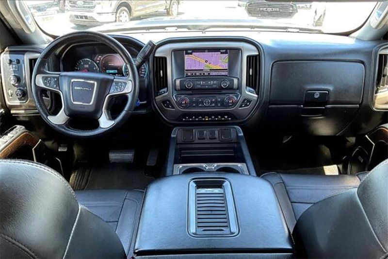 Used 2017 GMC Sierra 2500HD DenaliImage 15