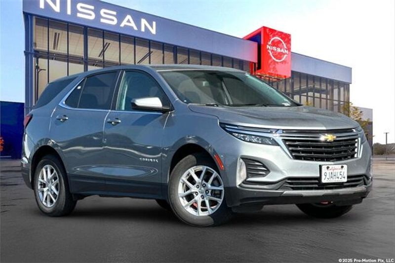 2024 Chevrolet Equinox LTImage 2