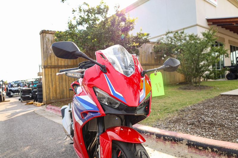 USED 2025 HONDA CBR500R Image 18