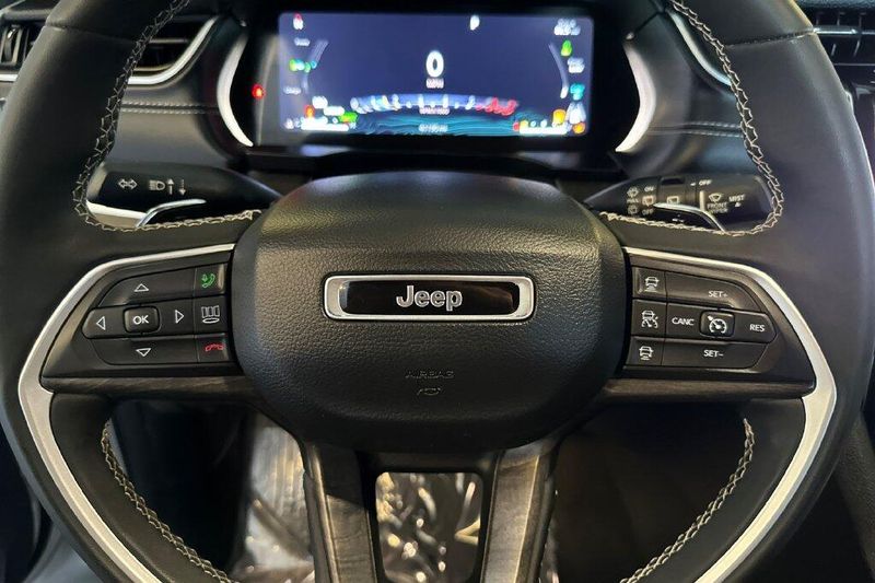Used 2024 Jeep Grand Cherokee 4xeImage 23