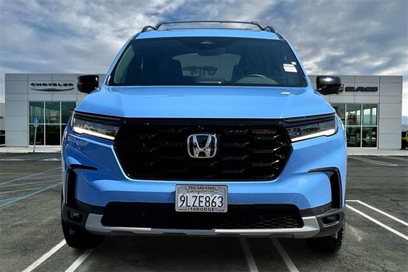Used 2025 Honda Pilot TrailSportImage 2