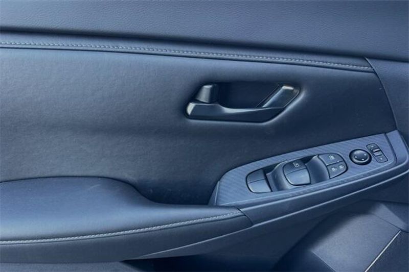 New 2025 Nissan Sentra SImage 8