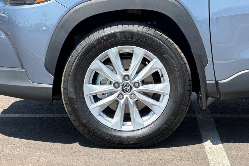 New 2026 Toyota Corolla Cross LEImage 30