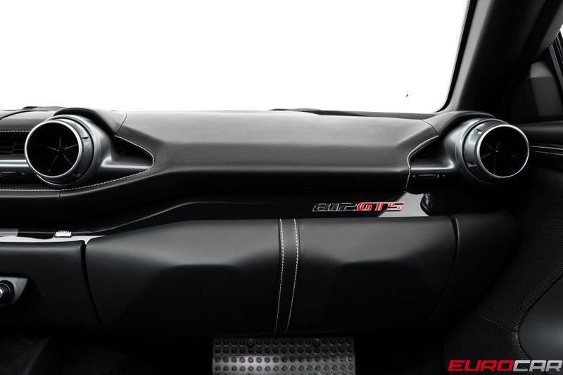 2022 Ferrari 812 GTS *CARBON STEERING WHEEL * FRONT LIFT*Image 38