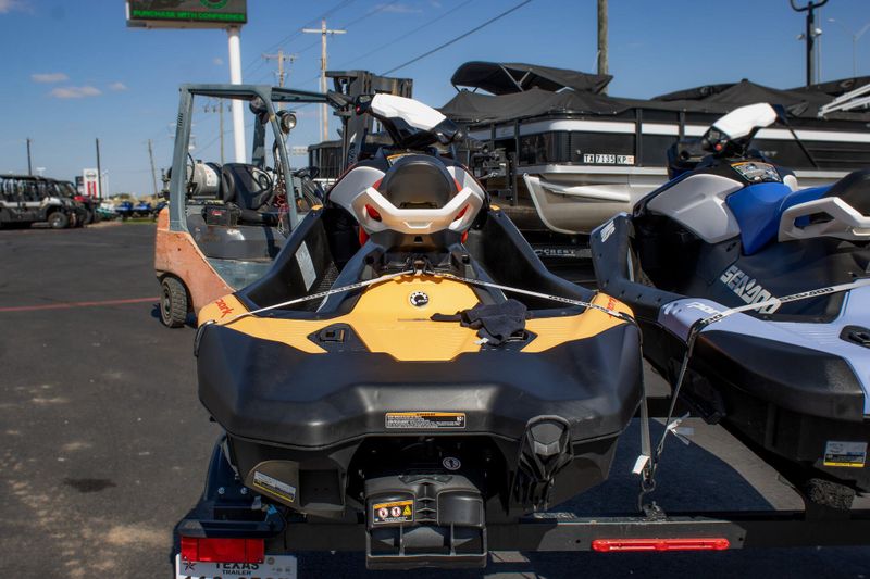 USED 2025 SEADOO SPARK FOR 3 CONVENIENCE PACKAGE WITH SOUND SYSTEM Image 5