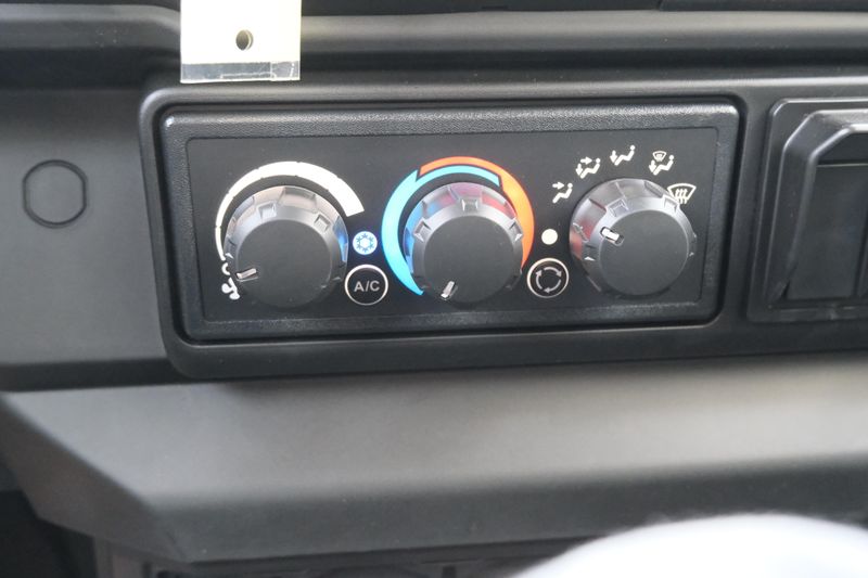 NEW 2026 CAN-AM DEFENDER MAX XT CAB HD11 WITH 1025 INCH TOUCHSCREEN Image 27