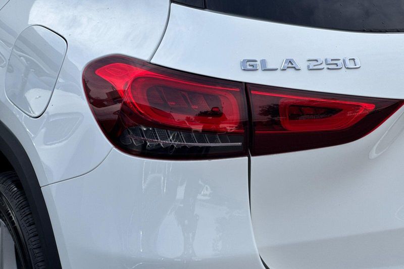 Used 2021 Mercedes-Benz GLA GLA250Image 33