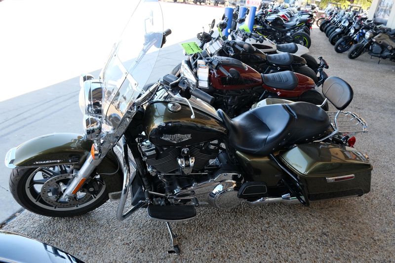 USED 2018 HARLEY ROAD KING Image 7