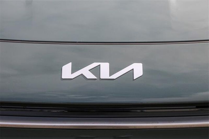 New 2025 Kia Niro SXImage 14