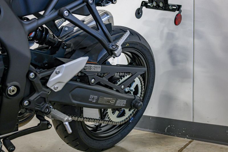 2025 Kawasaki NINJA ZX4R ABS METALLIC SPARK BLACK Image 2