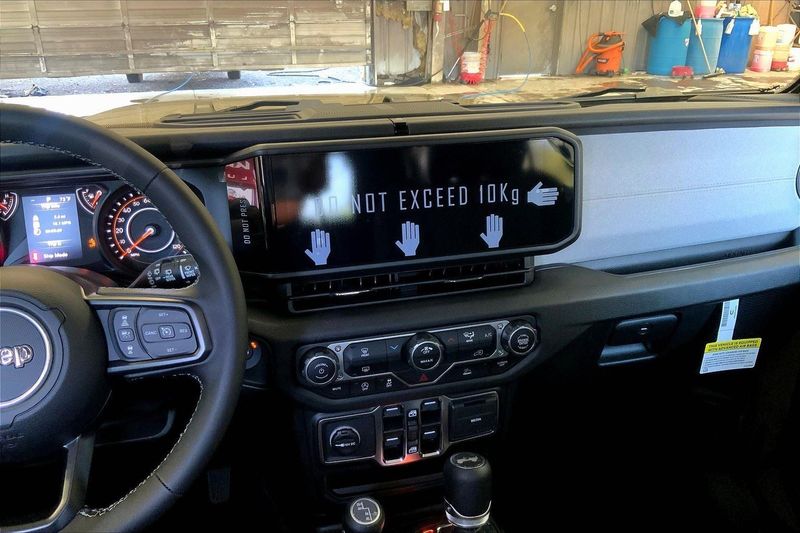 2025 Jeep Wrangler Unlimited Sport S photo 6