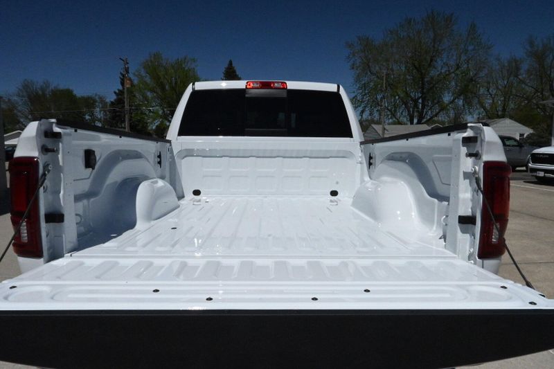 2025 RAM 2500 LaramieImage 9