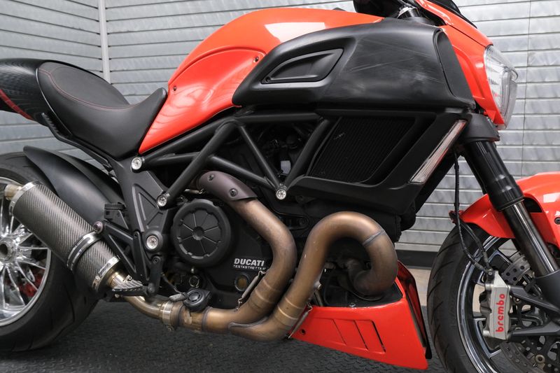 USED 2015 DUCATI DIAVEL Image 14